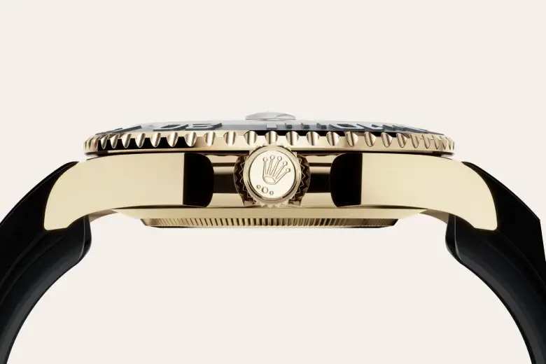 18 ct yellow gold - Chang Ein Hong