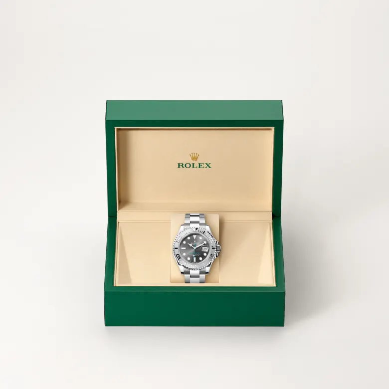 The The Rolex Yacht-Master 40 in Oystersteel and platinum in the Rolex presentation box. - Chang Ein Hong