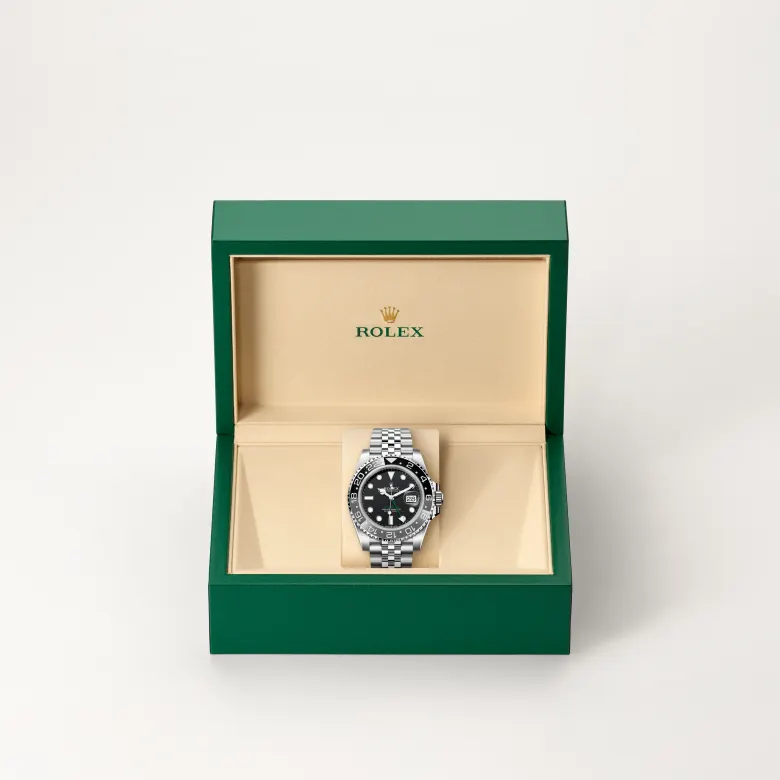 The The Rolex GMT-Master II in Oystersteel in the Rolex presentation box. - Chang Ein Hong