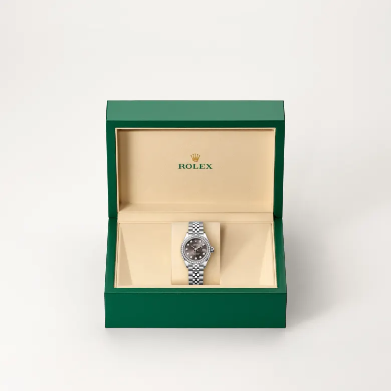 The The Rolex Lady-Datejust in Oystersteel, white gold and diamonds in the Rolex presentation box. - Chang Ein Hong