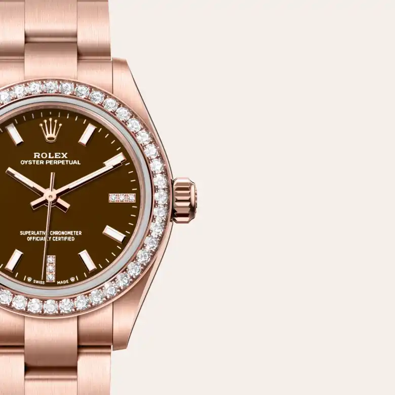 A close-up view of the The Rolex Oyster Perpetual 28 in Everose gold and diamonds. - Chang Ein Hong